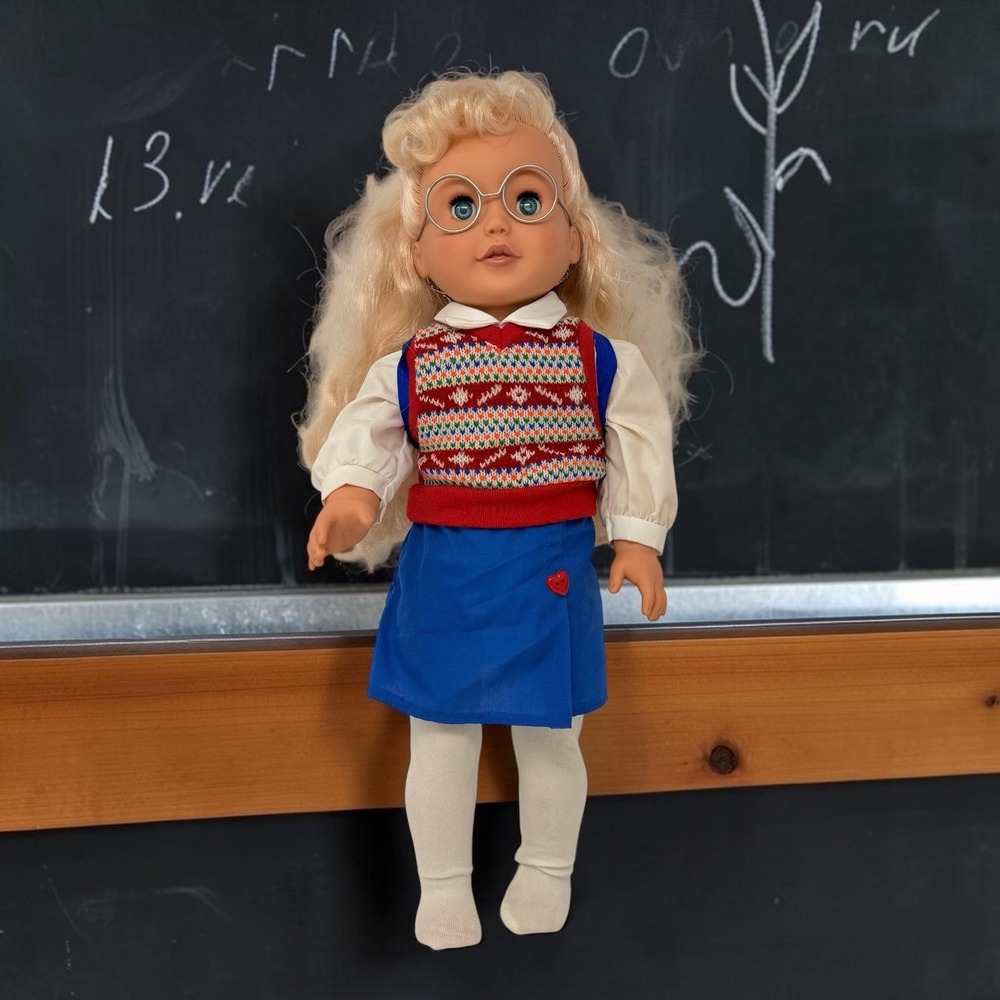 18" Doll Blonde Curly Hair Glasses School Outfit White House Doll Museum Anaheim